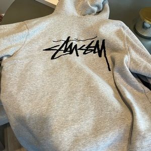 Brand new without tags stussy sweatshirt hoody size small gray
